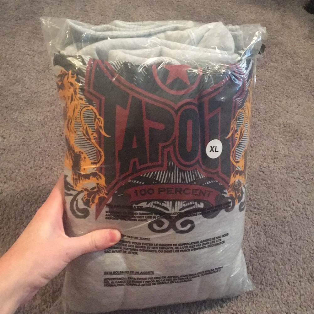 Men’s XL Grey Tap Out Hoodie